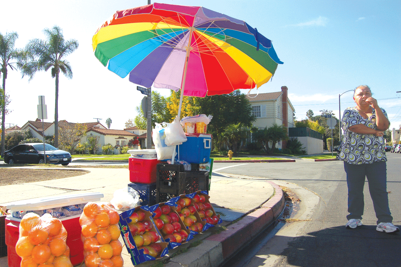 635819163829327033-1429596821_StreetVending1.gif